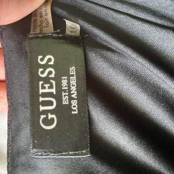 Great for parties and other festive events. Easy to match shoes and jewelry. - Picture 3 of 3